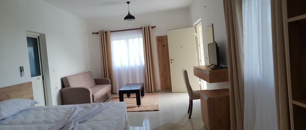 Hotel Grandpa'S House Bahçallëk المظهر الخارجي الصورة
