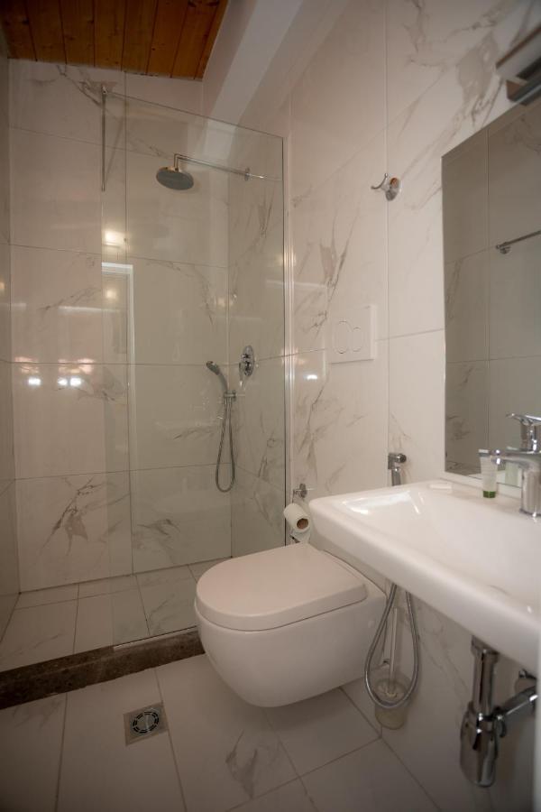 Hotel Grandpa'S House Bahçallëk المظهر الخارجي الصورة